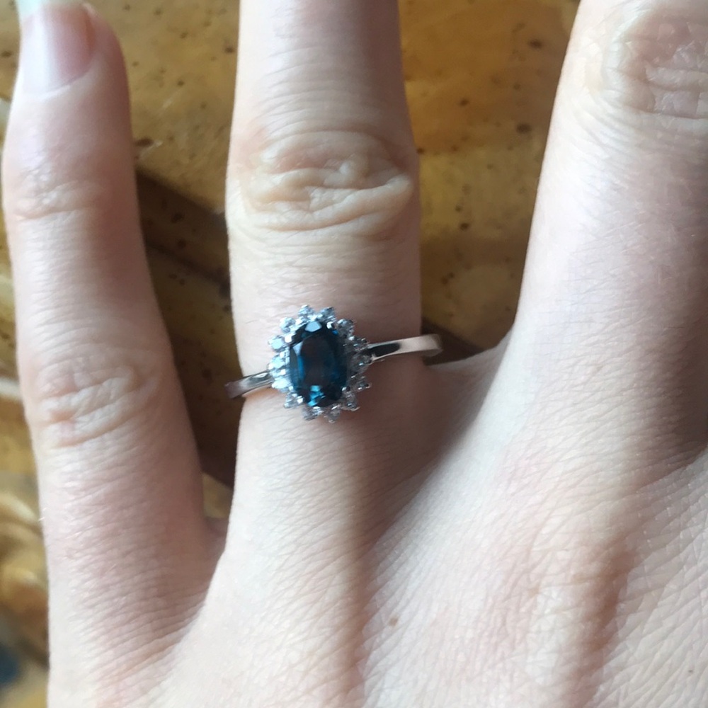 New London Blue Topaz Halo Ring NWOT